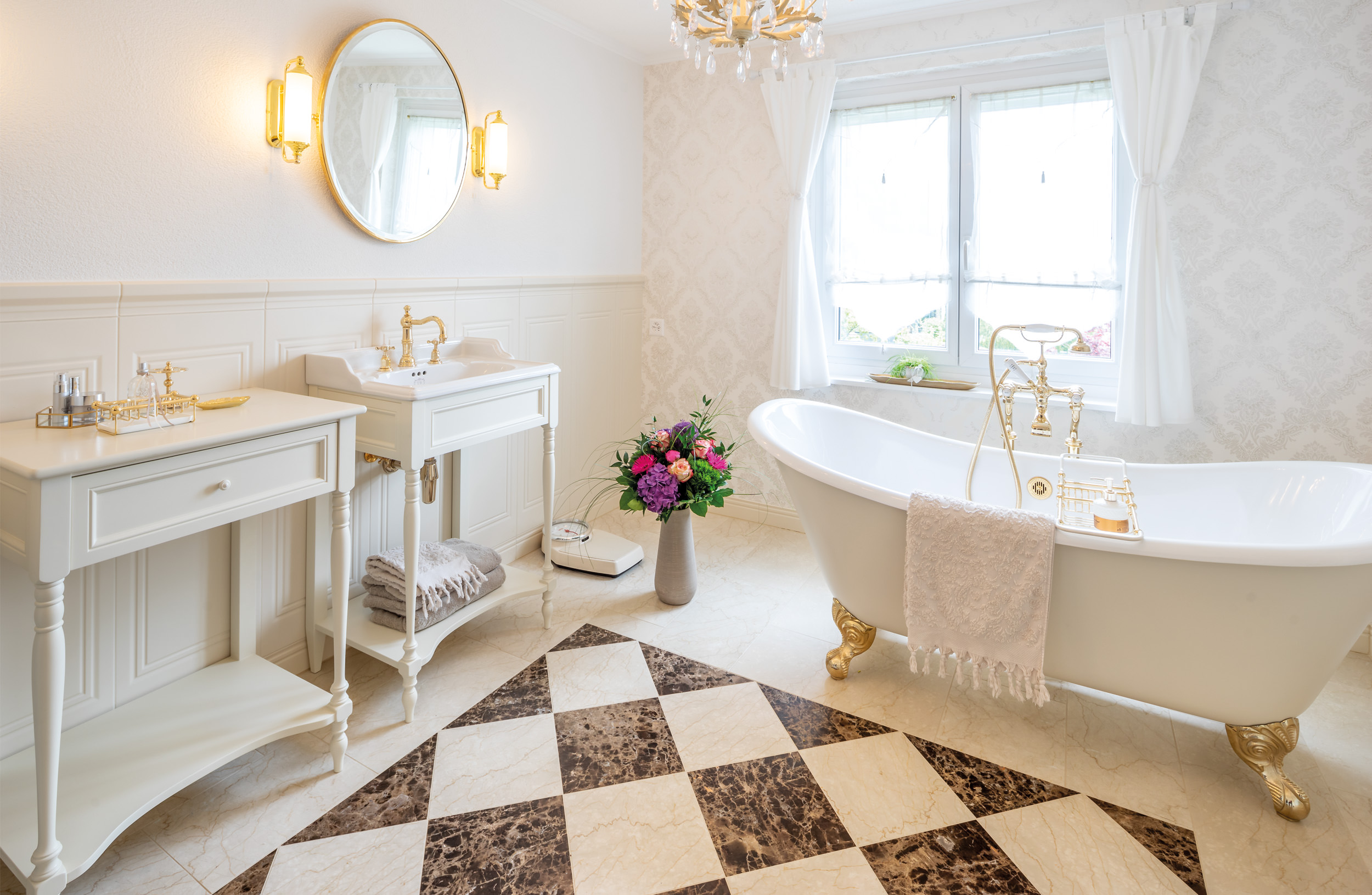 Designer Bathrooms, Luxury Bathrooms, Traditional Bathrooms