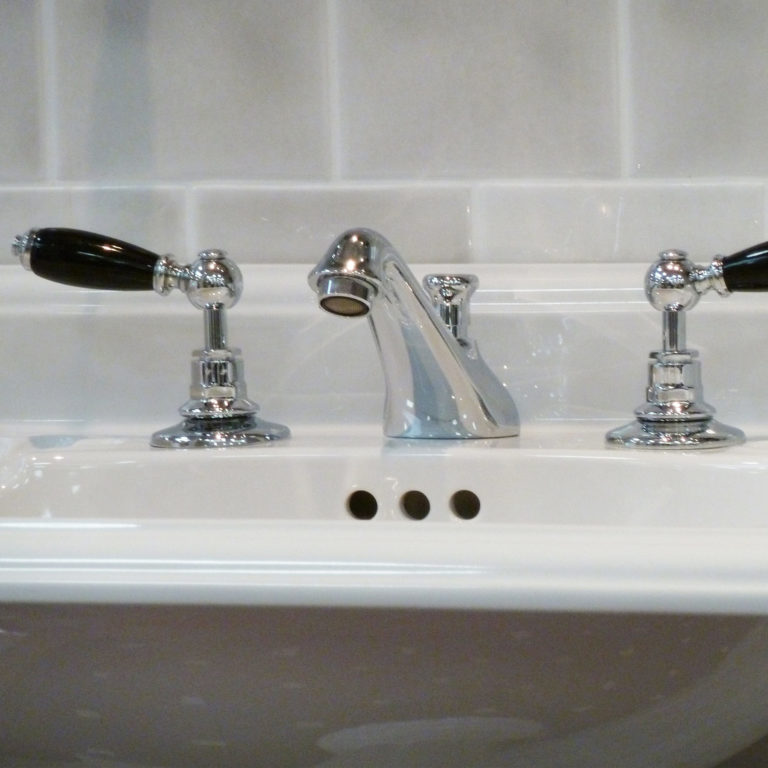 Nostalgische Waschtisch Mischbatterie – TRADITIONAL BATHROOMS