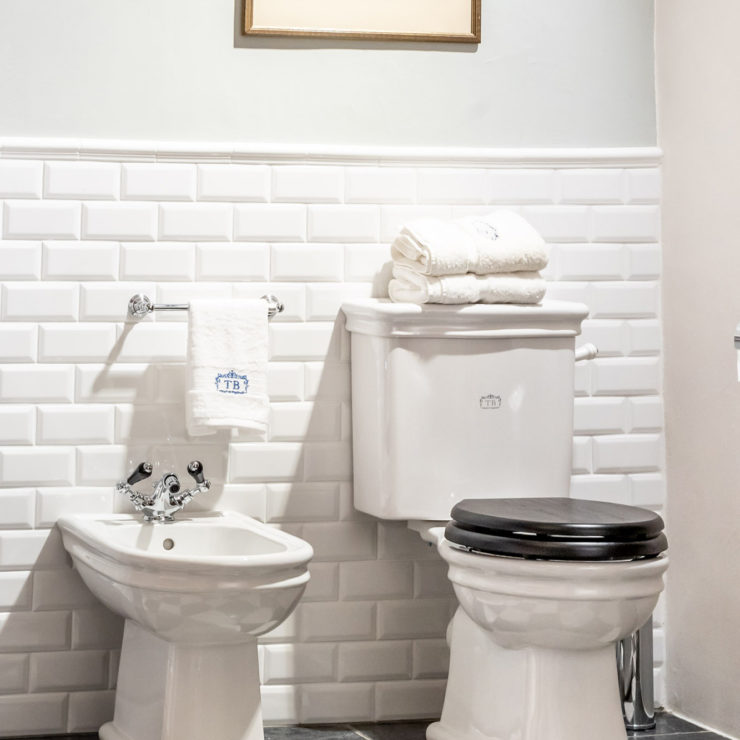 Französisches Retro WC mit WC HolzSitz